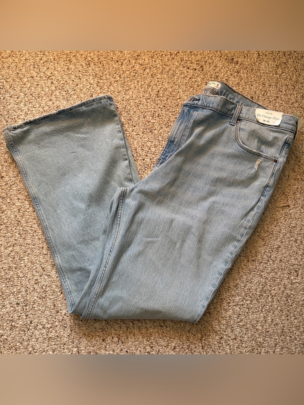 NWT Abercrombie and Fitch High Rise The Vintage Flare Jean Size 36/22L